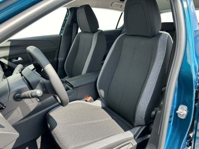 Peugeot 308, Peugeot 308 SW Active PureTech130 MAN6, barva modrá