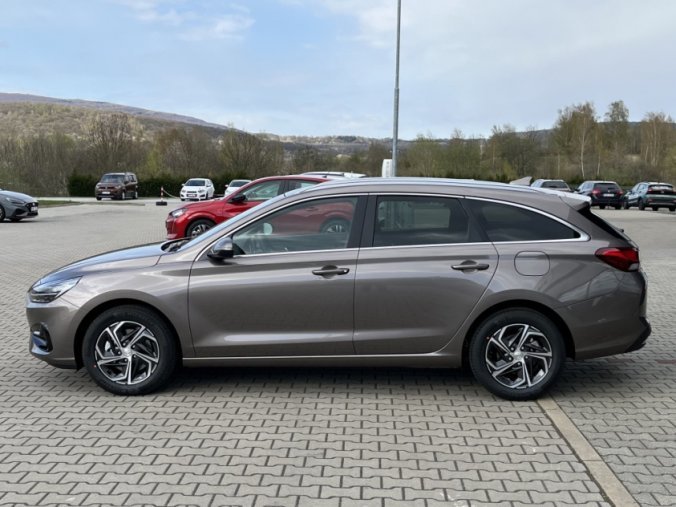 Hyundai i30, 1,5 T-GDI 117 kW iMT MHEV, barva bronzová