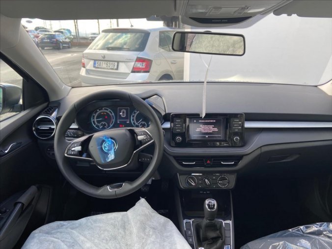 Škoda Fabia, 1,0 MPI 59 kW Ambition Plus, barva neuvedeno