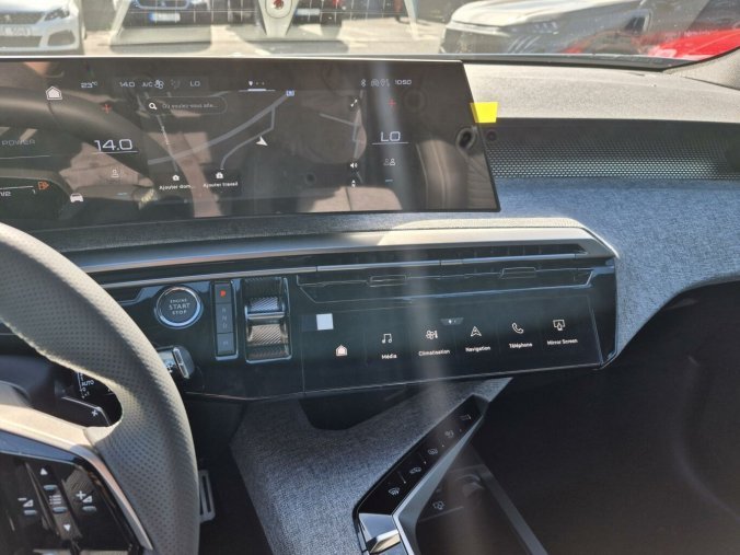 Peugeot 5008, Peugeot 5008 GT Hybrid 136 e-DCS6, barva bílá
