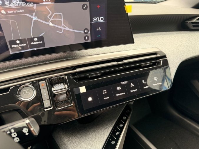 Peugeot 5008, Peugeot 5008 ALLURE Hybrid 145 e-DCS6, barva modrá