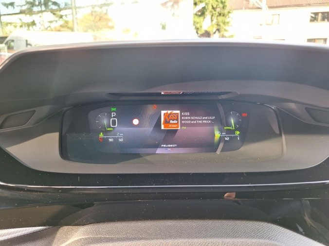 Peugeot 408, Peugeot 408 GT Hybrid 145 e-DCS6, barva červená