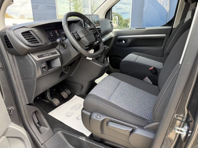 Peugeot Traveller, Peugeot Traveller Active L2 2.2 BlueHDi 150 MAN6, barva zelená