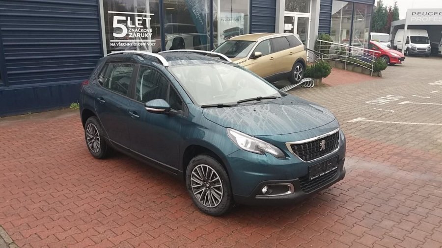 Peugeot 2008, ACTIVE 1.2 PureTech 130k, barva zelená