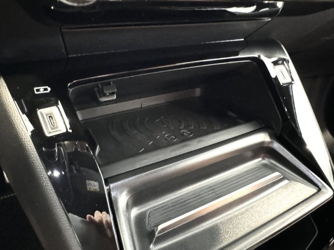 Peugeot 2008, Peugeot 2008 GT, automat, Pack Vision, Grip Control, barva černá