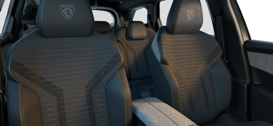 Peugeot 5008, Peugeot 5008 5008 GT Hybrid 145 e-DCS6, barva šedá