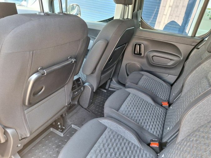Peugeot Rifter, Peugeot Rifter LONG GT BHDi 130 EAT8, barva modrá