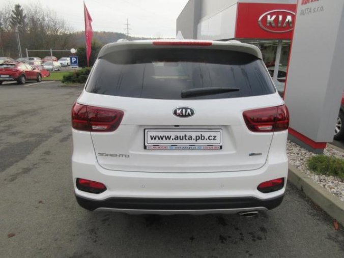 Kia Sorento, 2,2 CRDi 4x4 8A/T PREMIUM LEAT, barva bílá