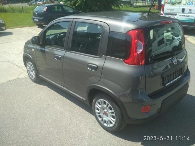 Fiat Panda, 1.0 70k COLD Italia, barva červená