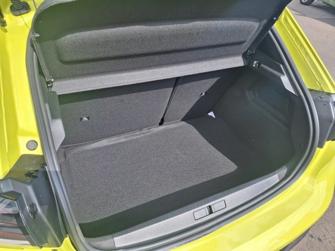Peugeot 208, Peugeot 208 STYLE 1.2 PT 100K MAN6, barva žlutá