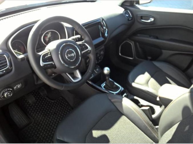 Jeep Compass, 1.3 130 PS BLACK nový model !, barva červená