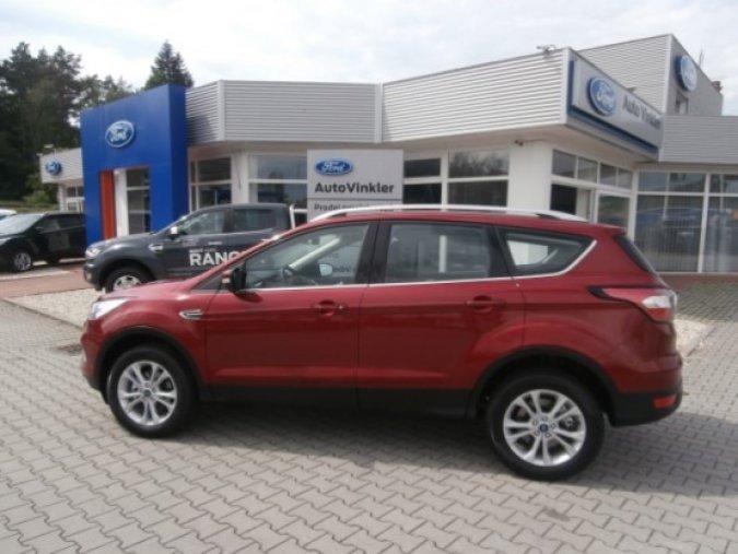 Ford Kuga, 1.5 EcoBoost, barva červená