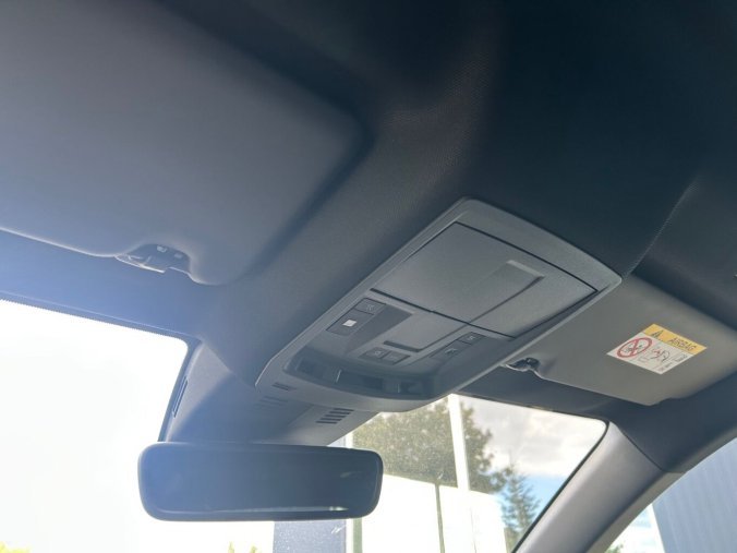 Peugeot 5008, Peugeot 5008 ALLURE Hybrid 145 e-DCS6, barva šedá