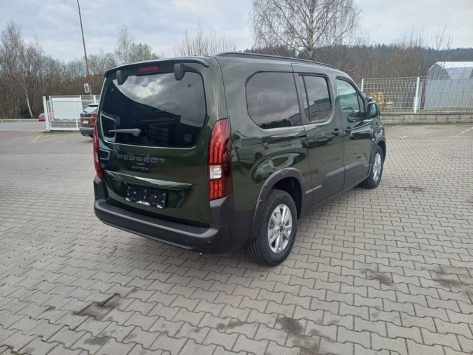 Peugeot Rifter, Peugeot Rifter ALLURE 1.5 BlueHDi 130k, barva zelená