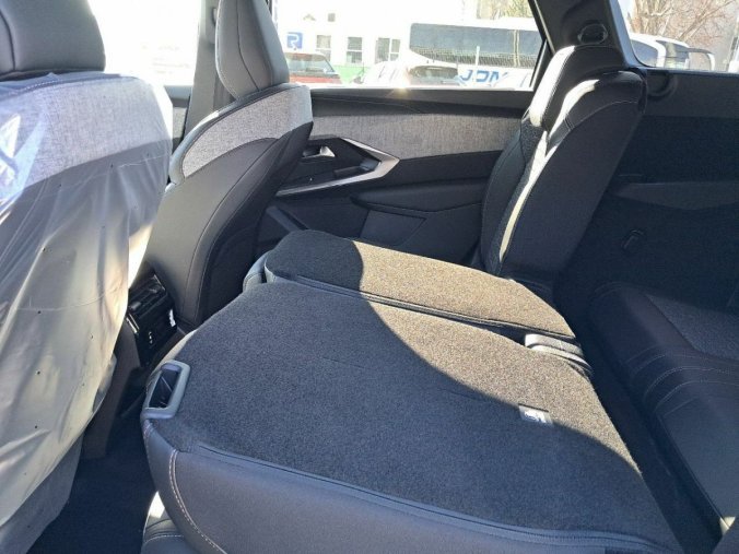 Peugeot 5008, Peugeot 5008 5008 ALLURE Hybrid 136 e-DCS6, barva modrá