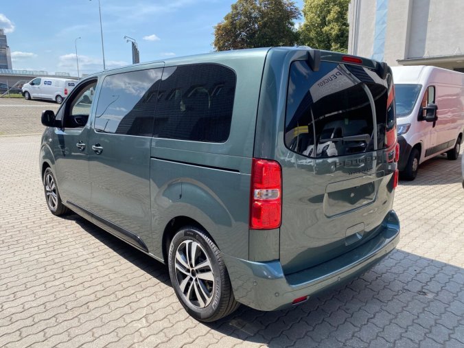 Peugeot Traveller, Peugeot Traveller Allure 2.0BlueHdi EAT8 - WEBASTO, TAŽNÉ, VIP PACK 7MÍST - 1851, barva zelená