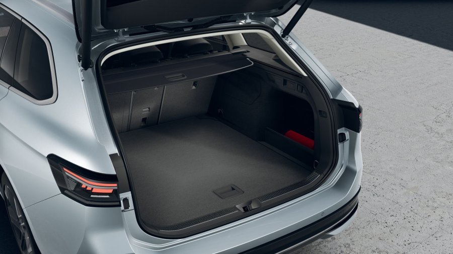 Volkswagen Passat, Passat Elegance 1,5 eTSI 110 kW mHEV, barva stříbrná