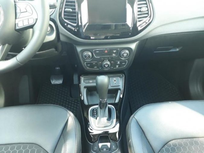 Jeep Compass, 1.3 150 PS NIGHT EAGLE automat, barva šedá