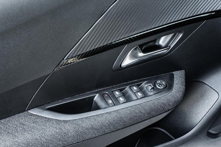 Peugeot 208, Peugeot 208 1,2   STYLE Turbo 100 MAN6, barva šedá