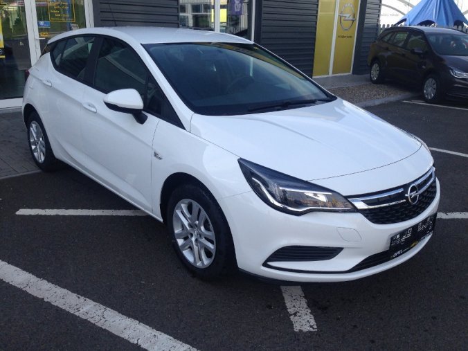 Opel Astra, Enjoy, barva bílá
