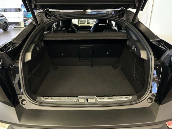 Peugeot 408, Peugeot 408 408 GT Hybrid 145 e-DCS6, barva černá