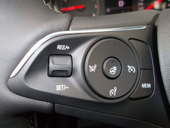Jeep Renegade, Night Eagle 1.3 Turbo GSE 150k, barva bílá