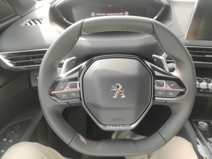 Peugeot 3008, Peugeot 3008 ACTIVE PACK 1.2  130k AUT8, barva šedá