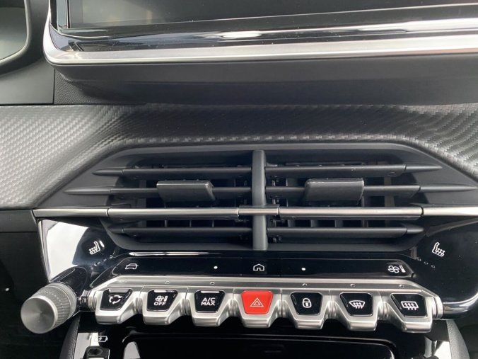 Peugeot 208, Peugeot 208 ALLURE Hybrid 110 e-DCS6, barva černá