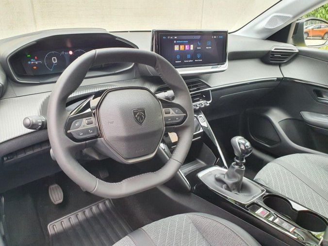 Peugeot 208, Peugeot 208 ALLURE 1.2 PT 100k MAN6, barva žlutá