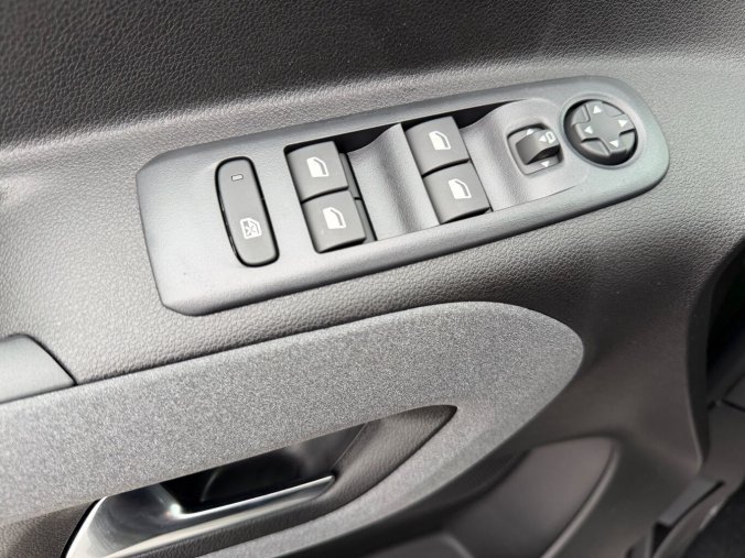 Peugeot Rifter, Peugeot Rifter LONG ALLURE BlueHDi 130k MAN6, barva zelená