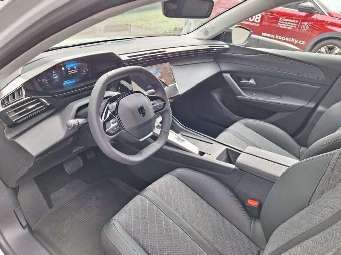 Peugeot 408, Peugeot 408 ALLURE Hybrid 145 e-DCS6, barva bílá