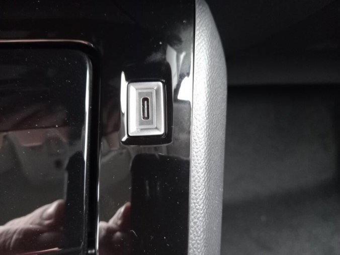 Peugeot 208, Peugeot 208 BUSINESS Hybrid 110 e-DCS6, barva zelená