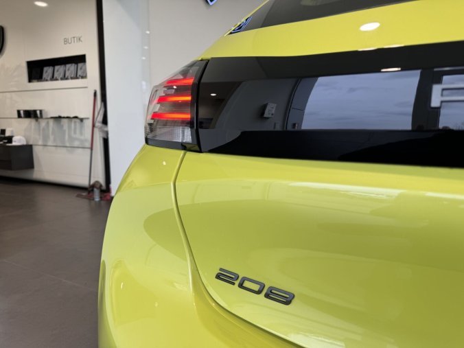Peugeot 208, Peugeot 208 STYLE, 100 koní, výhřev sedadel, barva žlutá