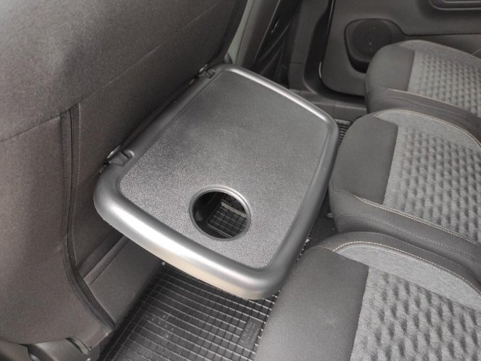 Peugeot Rifter, Peugeot Rifter ELEKTRIC GT 136 rezervace, barva bílá