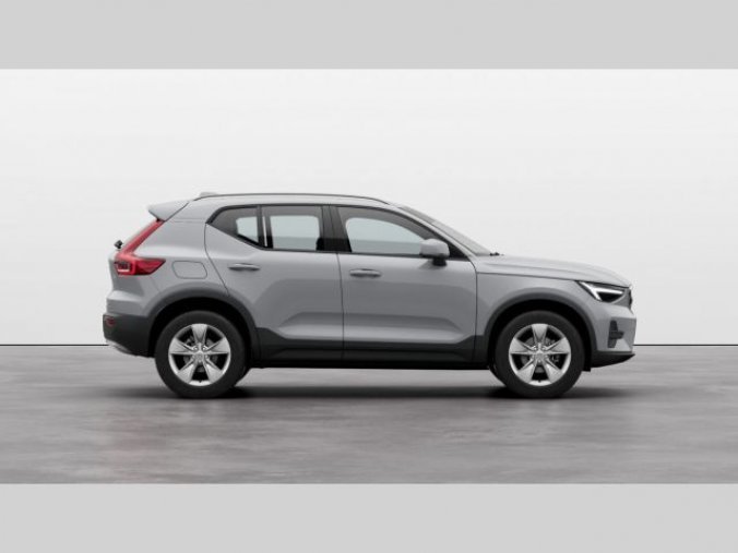 Volvo XC40, B3 2.0L 163 HP AT7 FWD CORE, barva šedá
