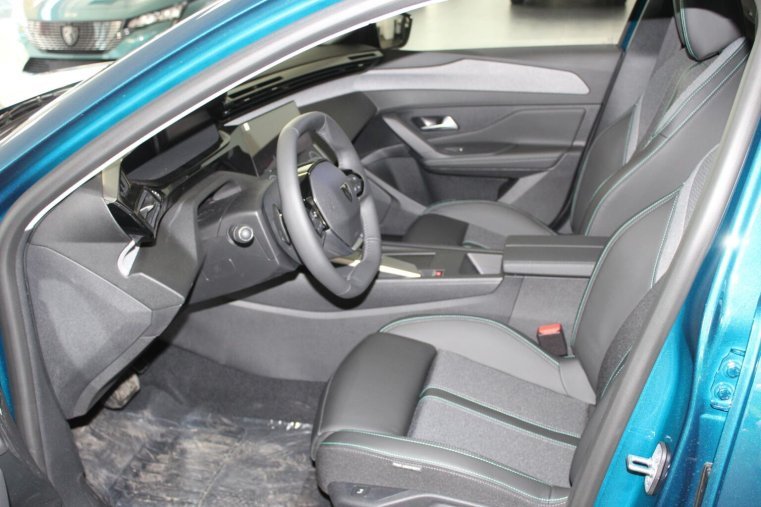 Peugeot 408, Peugeot 408 ALLURE Hybrid 145 e-DCS6, barva modrá