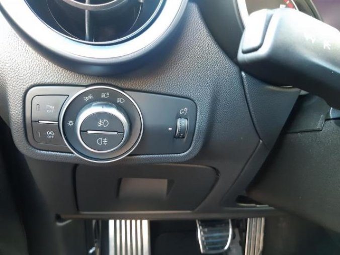 Alfa Romeo Stelvio, Veloce 4x4 2,0 280PS,, barva červená