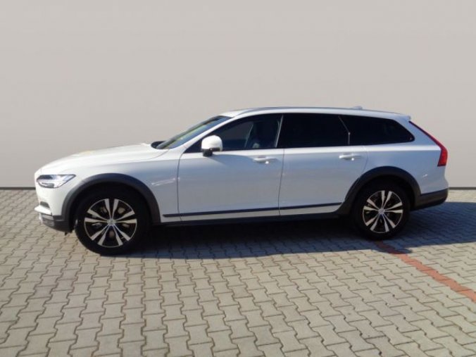 Volvo V90, D5 2.0L 235 HP CROSS COUNTRY A, barva bílá