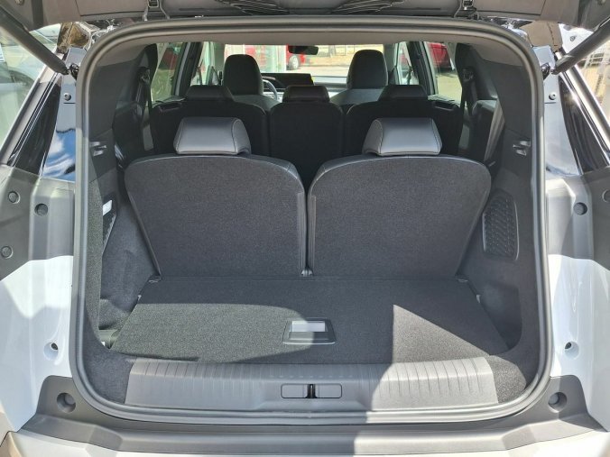 Peugeot 5008, Peugeot 5008 GT Hybrid 145 e-DCS6, barva bílá