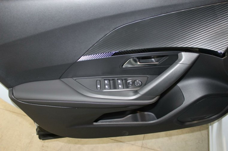 Peugeot 2008, Peugeot 2008 STYLE PureTech 100 S&S MAN6, barva bílá