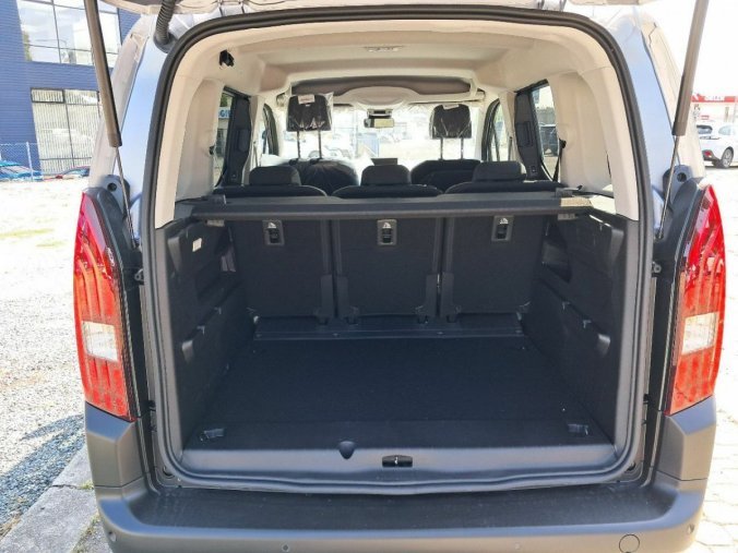 Peugeot Rifter, Peugeot Rifter GT BlueHDi 130 S&S EAT8, barva šedá