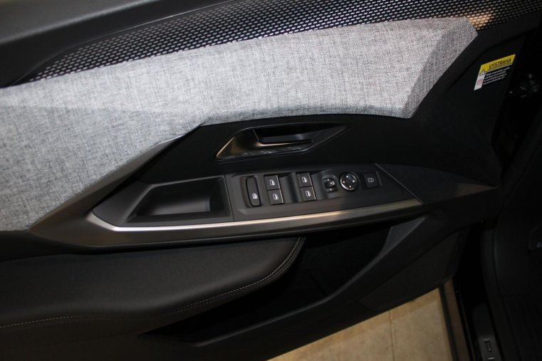Peugeot 5008, Peugeot 5008 GT Hybrid 145 e-DCS6, barva černá