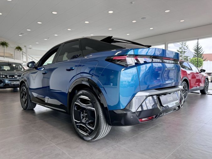Peugeot 3008, Peugeot 3008 GT, Elektro, e-dojezd 520km, barva modrá