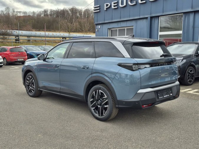 Peugeot 5008, Peugeot 5008 GT Hybrid 136 e-DCS6, barva modrá