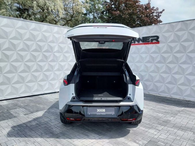Peugeot 3008, Peugeot 3008 GT Elektromotor 73kWh - SKLAD, barva bílá