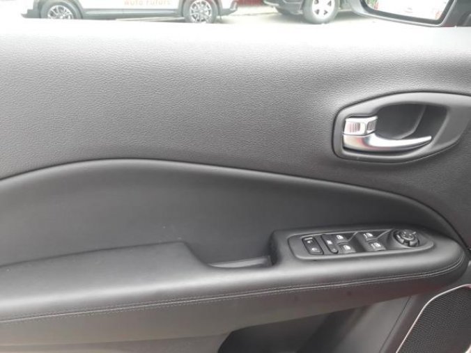 Jeep Compass, 1.3 130 PS NIGHT EAGLE skladem, barva bílá